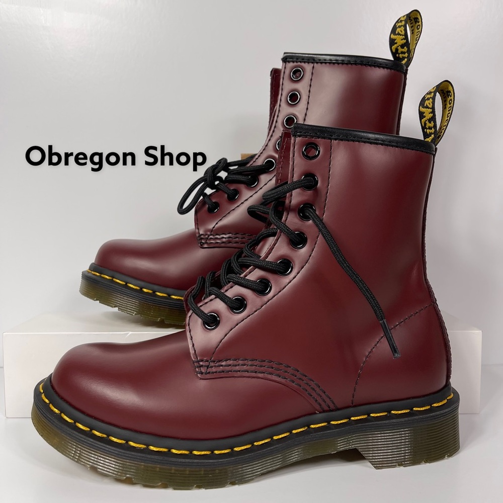 DOC 1460 WOMENS SMOOTH LEATHER LACE UP BOOTS SIZE 5 SLIP RESISTANT RED NEW